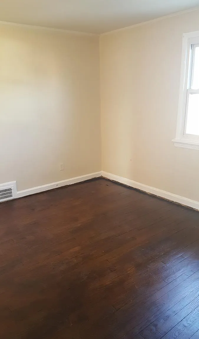 2 bed, 2100 sqft, $2,100 — Photo 2