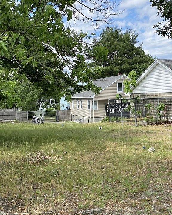 2nd image of 164 Massachusetts Ave