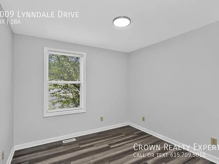 1009 Lynndale Dr — Photo 23