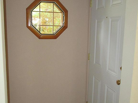 4th image of 4515 Chippewa Dr