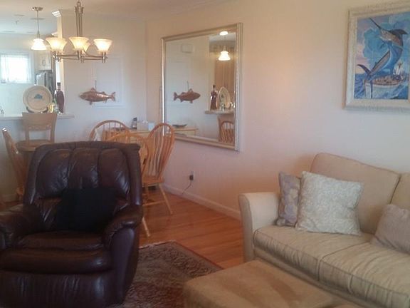 3rd image of 595 N End Blvd Unit 11