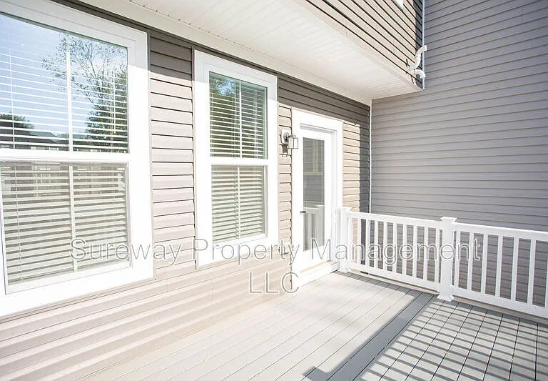 8 Foxwood Dr — Photo 22