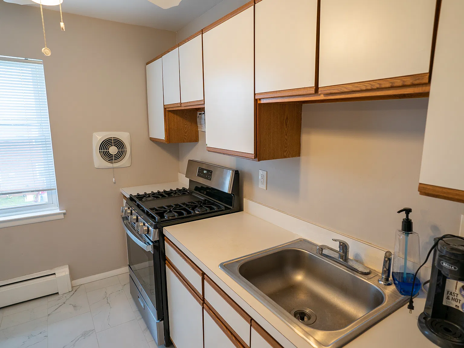 2 bed, 1.5 bath, $2,495 — Photo 3
