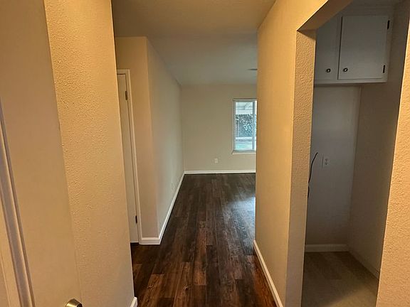 3rd image of 1424 Kent Way