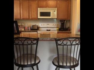 960 S River Rd APT 104, Des Plaines, IL 60016