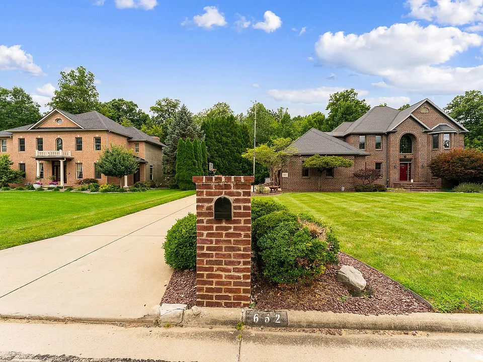652 Saddlebrook Dr