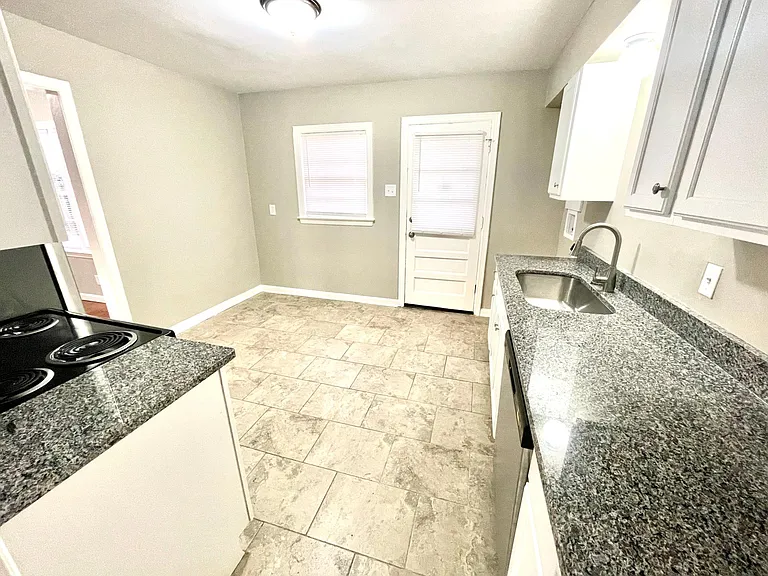 4576 Willow Rd — Photo 7