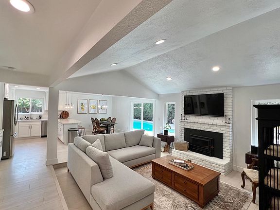 4th image of 5012 Beaver Ct