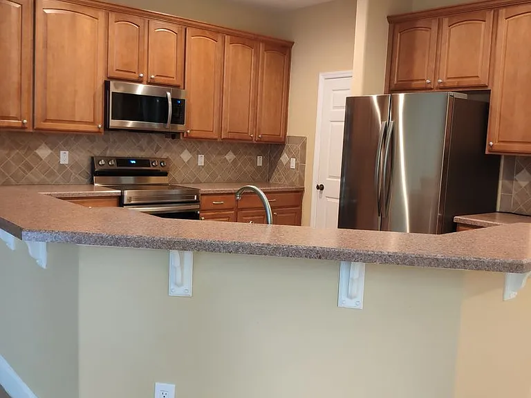 87 Patric Dr — Photo 4
