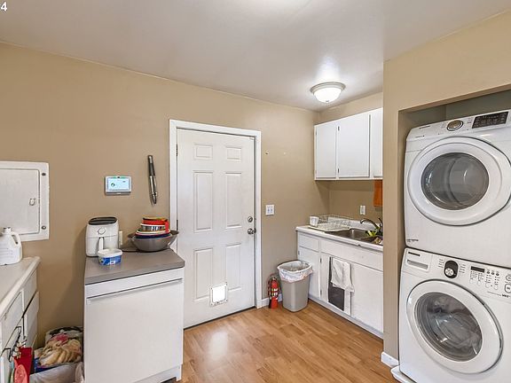 4th image of 2202 W 31st St