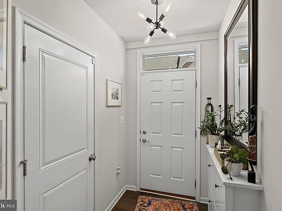 2nd image of 9662 Julia Ln