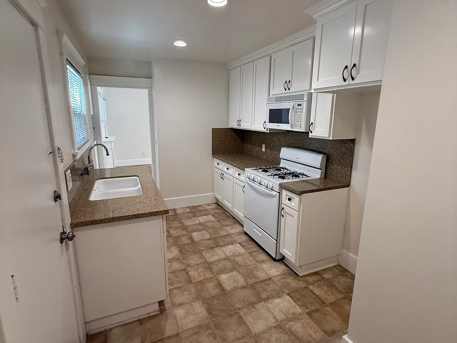 1 bed, $2,075 — Photo 2