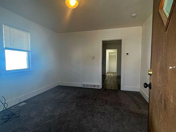 3rd image of 1416 E Ash St