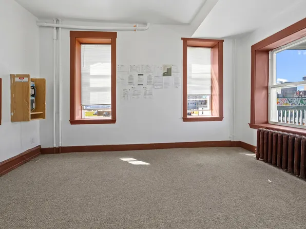 133-135 Saint James Pl
