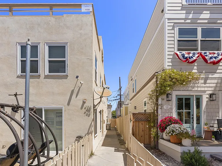 748 Isthmus Ct — Photo 4