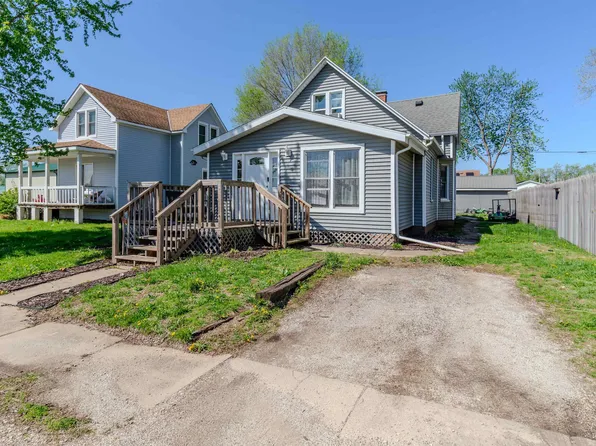 203 2nd St, South Pekin, IL 61564
