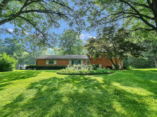 4877 Sharon Hill Dr, Columbus, OH 43235