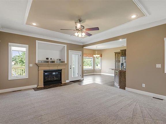 4th image of 506 SW Lakeview Dr