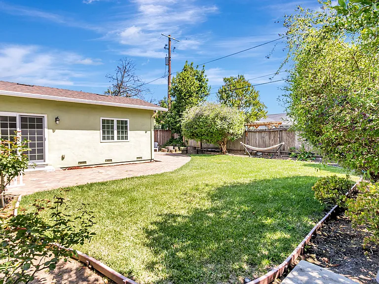 1070 Morningside Dr — Photo 31