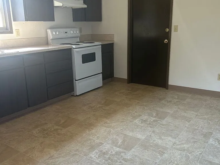 1640 Geary St SE #4 — Photo 2