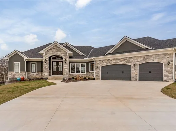 2 Buffalo Ridge Dr, Lake Winnebago, MO 64034