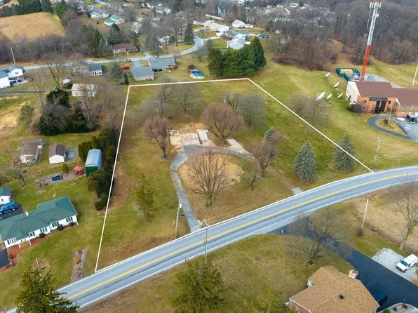 2990 Windsor Rd, Red Lion, PA 17366