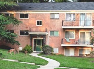 10506 Weymouth St APT 204, Bethesda, MD 20814