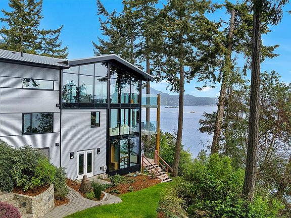 2nd image of 1676 Lands End Rd