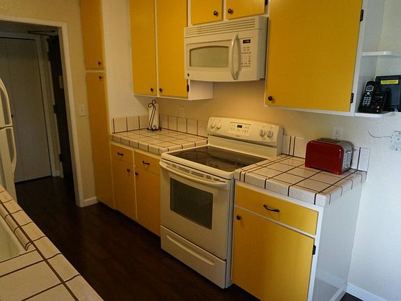 4th image of 1031 Cherry Ave APT 16