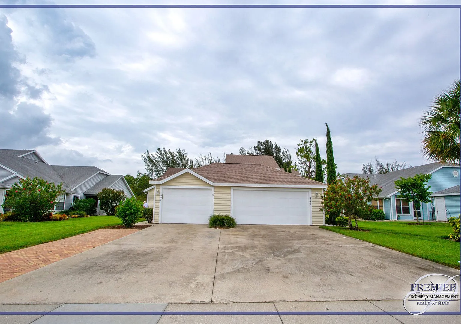 Great Location 3/2.5 Townhouse**2 Car Garage Quiet And Low Density Communuty — Photo 1