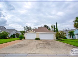 1351 Monarch Cir, Naples, FL 34116