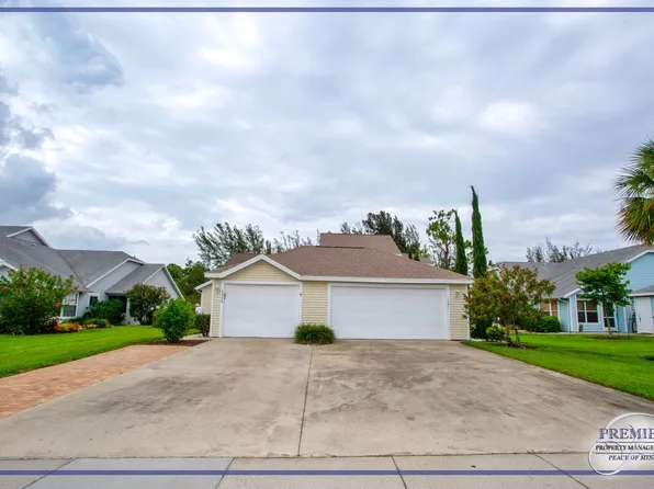 1351 Monarch Cir, Naples, FL 34116