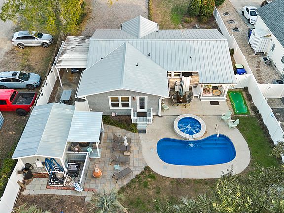 5th image of 313 Keziah Street