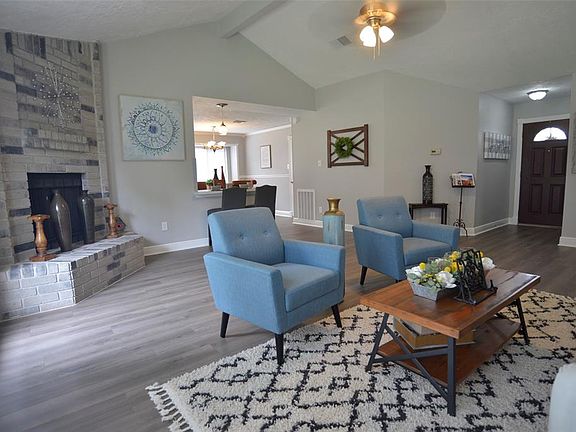4th image of 2211 Pilgrims Bend Dr