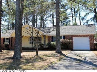 976 Dandridge Dr, Fayetteville, NC 28303