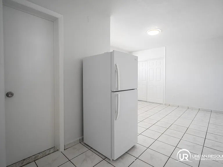 1940 Bay Dr #6 — Photo 10