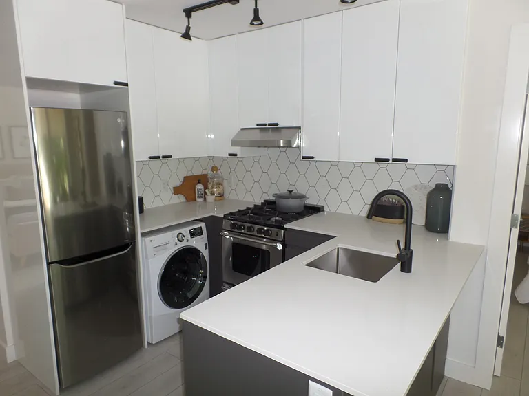 1716 Napier St — Photo 17