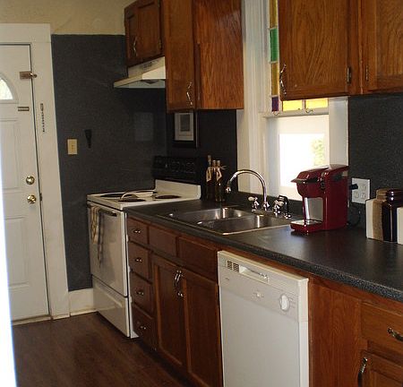 4th image of 704 N Pearl St