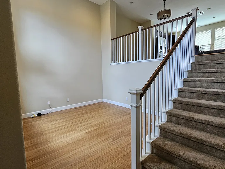 205 Pender Ln — Photo 3