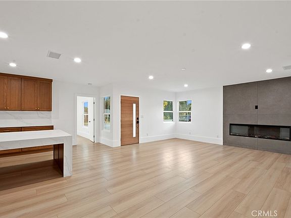 5th image of 2995 E Del Mar Blvd
