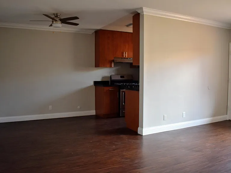 1349 N Detroit Street Apartments — Photo 8