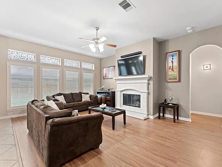 14902 Whispy Green Ct — Photo 2