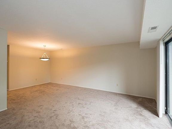 5th image of 6515 Princeton Ct #B-103