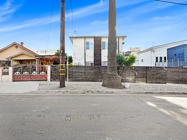706 N Rampart Blvd — Photo 10