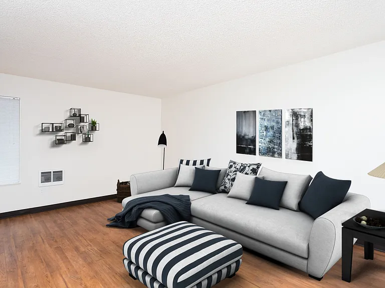 Tulip Crest Apartments — Photo 5