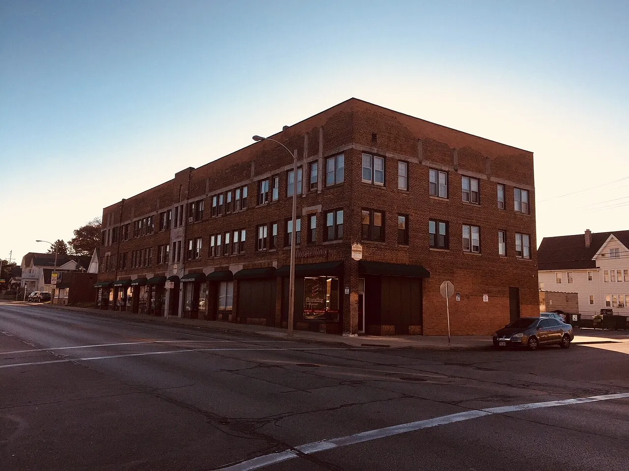 1 bed, 1.0 bath, $875 — Photo 1