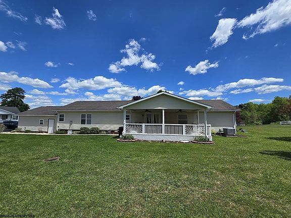 5th image of 431 Pine Cir