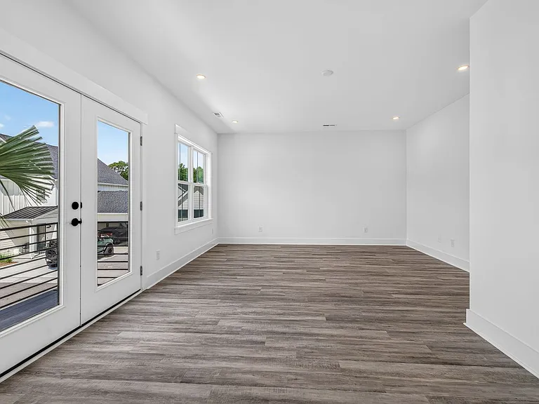 405 Oak Hammock Ct — Photo 44