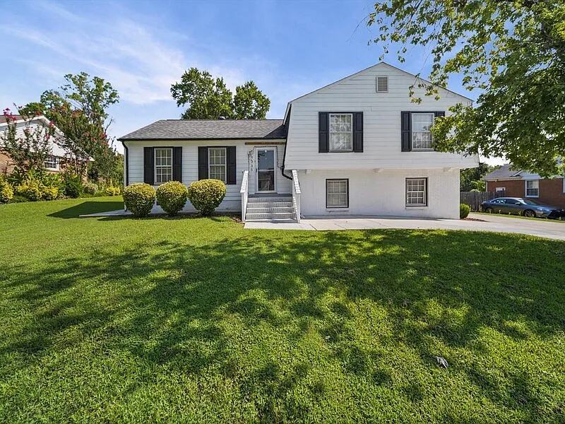 335 Meadowdale Ln