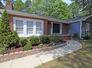 911 Northwoods Dr, Cary, NC 27513
